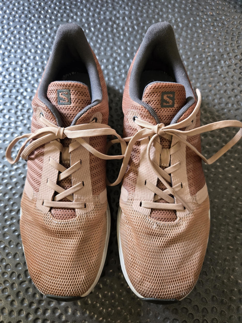 Salomon Men's Athletic Sneakers in Dusty Pink and Gray